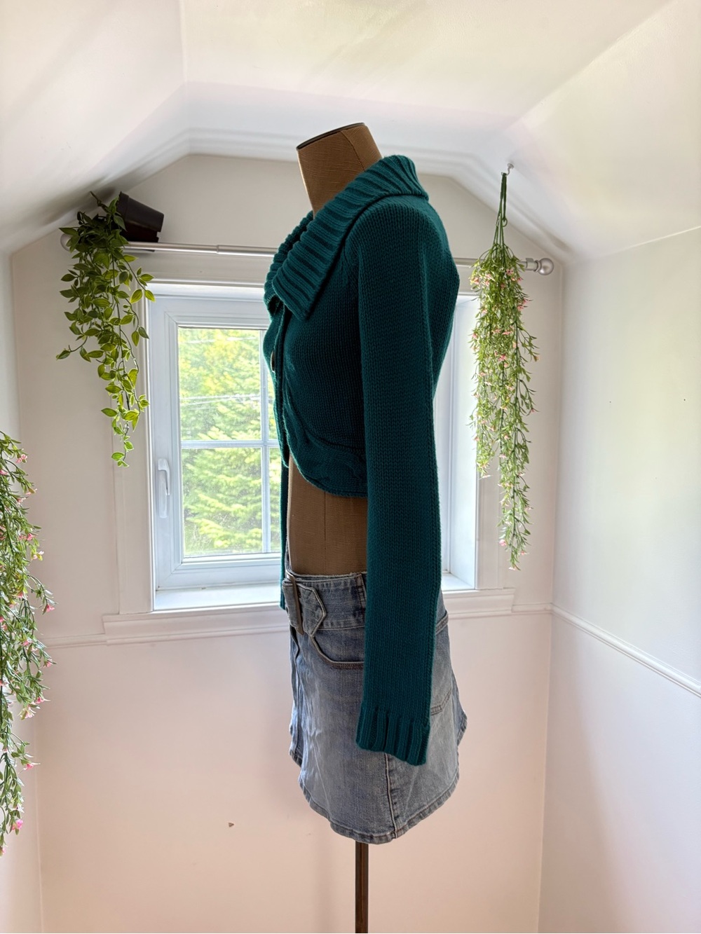 Cropped Teal Rib-Knit Button Cardigan - Picture 2 of 5